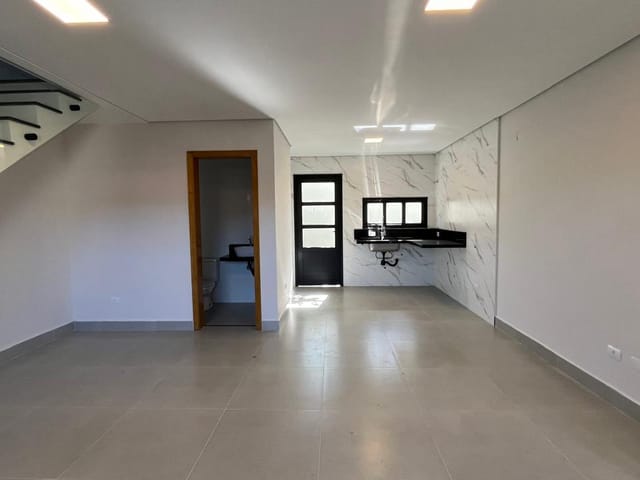 Casa 2 quartos e 3 banheiros, à venda, no bairro Centro em Bertioga