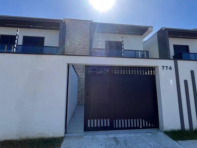 Casa 2 quartos e 3 banheiros, à venda, no bairro Centro em Bertioga