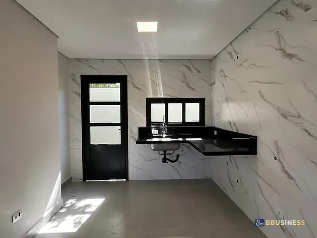 Casa 2 quartos e 3 banheiros, à venda, no bairro Centro em Bertioga