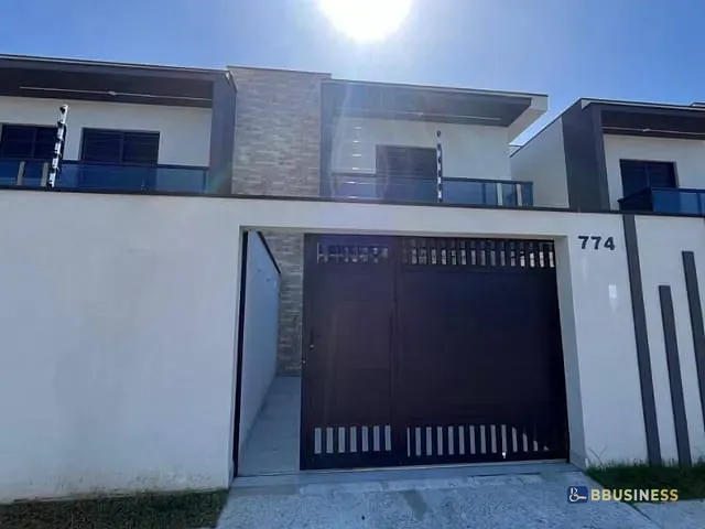 Casa 2 quartos e 3 banheiros, à venda, no bairro Centro em Bertioga