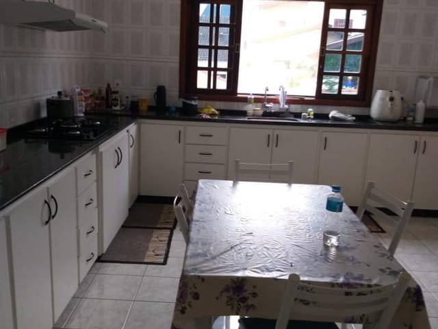 Casa com 392m² 3 quartos e 4 banheiros, à venda ou para alugar, no bairro Urbanova em São José dos Campos