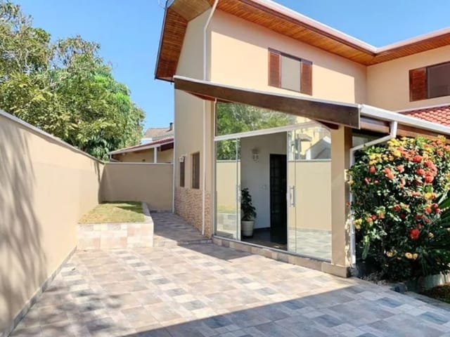 Casa com 392m² 3 quartos e 4 banheiros, à venda ou para alugar, no bairro Urbanova em São José dos Campos
