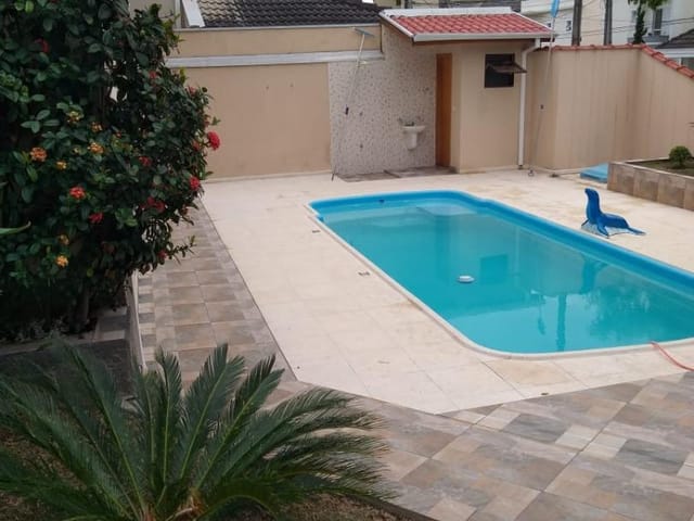Casa com 392m² 3 quartos e 4 banheiros, à venda ou para alugar, no bairro Urbanova em São José dos Campos