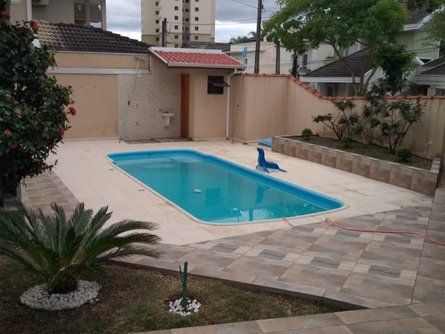 Casa com 392m² 3 quartos e 4 banheiros, à venda ou para alugar, no bairro Urbanova em São José dos Campos
