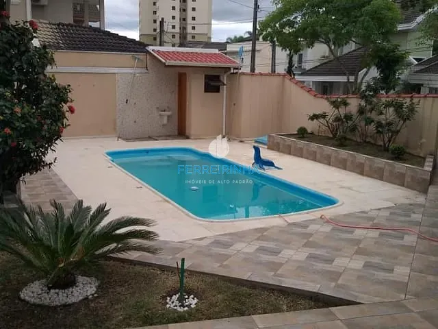 Casa com 392m² 3 quartos e 4 banheiros, à venda ou para alugar, no bairro Urbanova em São José dos Campos