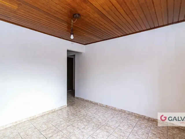 Casa 5 quartos e 2 banheiros, para alugar, no bairro Uberaba em Curitiba