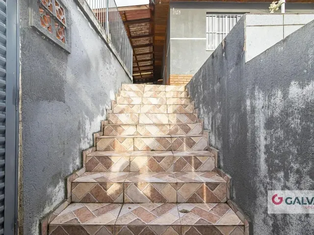 Casa 5 quartos e 2 banheiros, para alugar, no bairro Uberaba em Curitiba