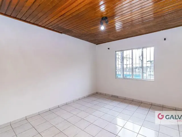Casa 5 quartos e 2 banheiros, para alugar, no bairro Uberaba em Curitiba