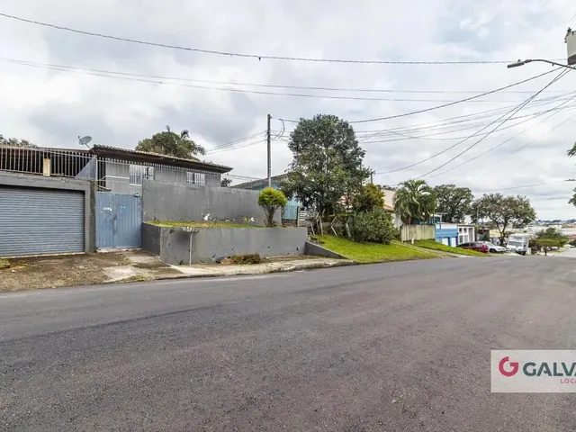 Casa 5 quartos e 2 banheiros, para alugar, no bairro Uberaba em Curitiba