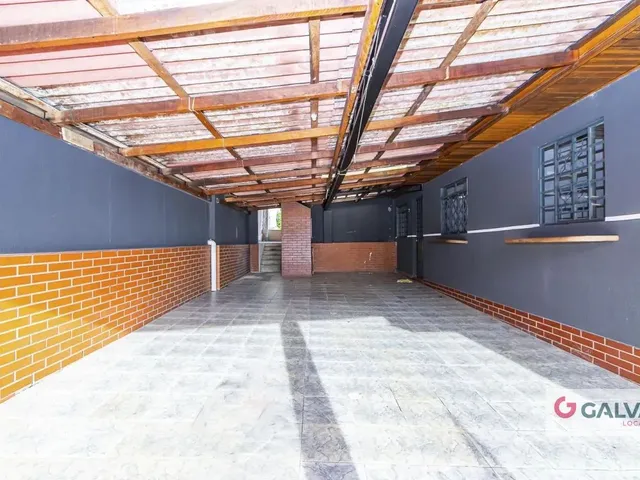 Casa 5 quartos e 2 banheiros, para alugar, no bairro Uberaba em Curitiba