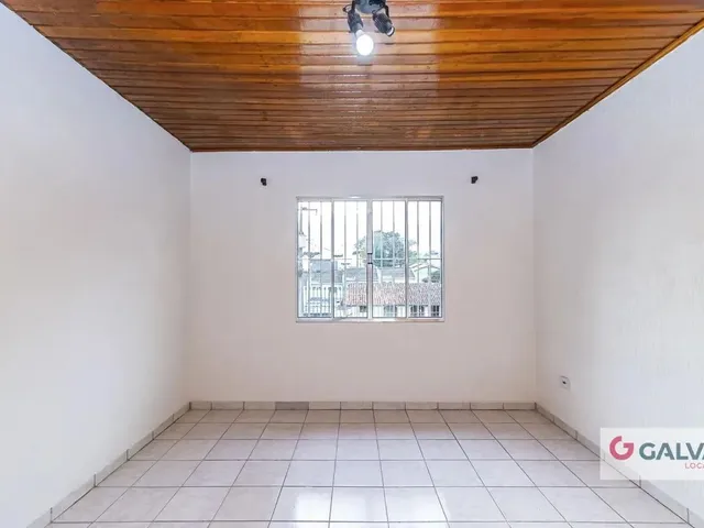 Casa 5 quartos e 2 banheiros, para alugar, no bairro Uberaba em Curitiba