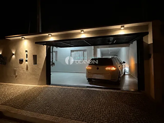 Casa 3 quartos e 2 banheiros, à venda, no bairro Jardim Leonor em Artur Nogueira