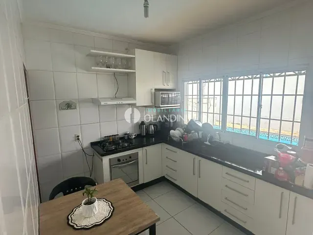 Casa 3 quartos e 2 banheiros, à venda, no bairro Jardim Leonor em Artur Nogueira