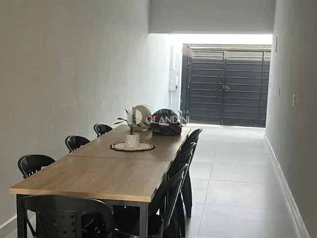 Casa 3 quartos e 2 banheiros, à venda, no bairro Jardim Leonor em Artur Nogueira