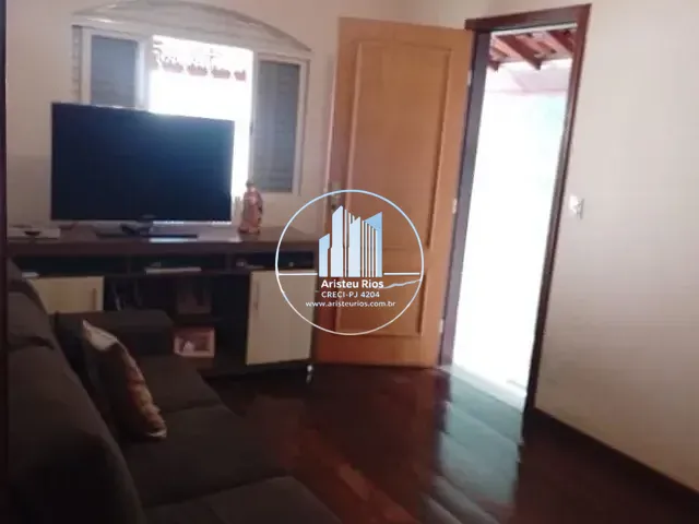 Casa com 231m² 3 quartos e 3 banheiros, à venda, no bairro Nova Pouso Alegre em Pouso Alegre