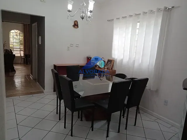 Casa com 245m² 3 quartos e 2 banheiros, à venda, no bairro Jardim São Jorge em São José dos Campos