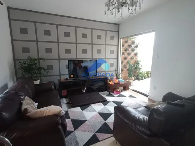 Casa com 245m² 3 quartos e 2 banheiros, à venda, no bairro Jardim São Jorge em São José dos Campos
