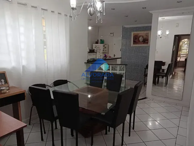 Casa com 245m² 3 quartos e 2 banheiros, à venda, no bairro Jardim São Jorge em São José dos Campos