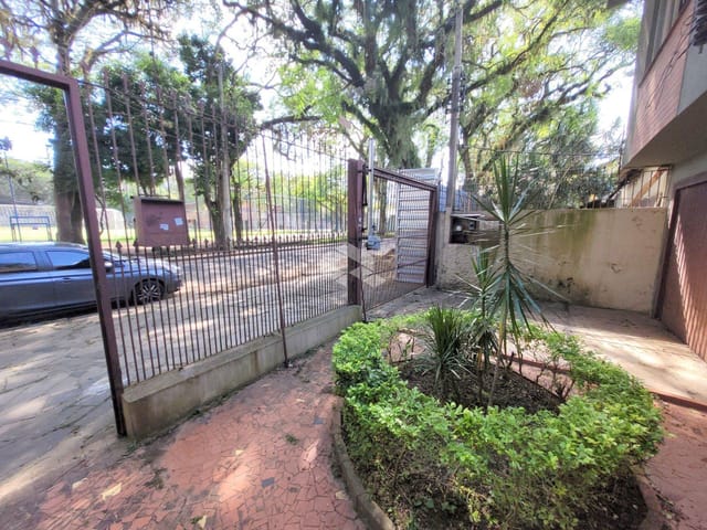 Casa 3 quartos e 2 banheiros, à venda, no bairro Petrópolis em Porto Alegre
