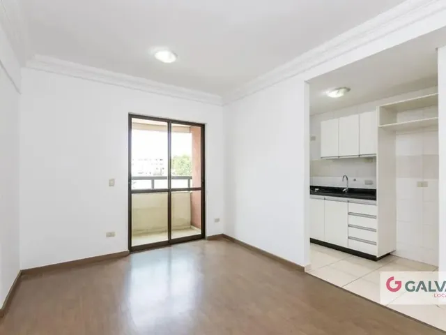 Casa 1 quarto e 1 banheiro, para alugar, no bairro Cristo Rei em Curitiba