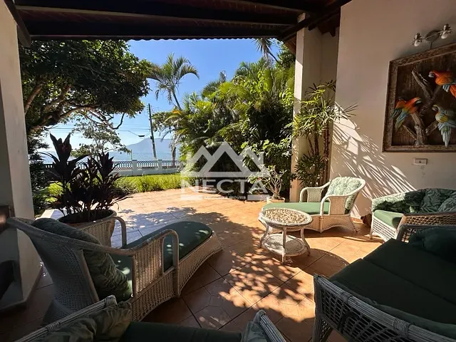 Casa com 1300m² 4 quartos e 6 banheiros, à venda, no bairro Cigarras em São Sebastião
