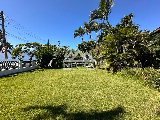 Casa com 1300m² 4 quartos e 6 banheiros, à venda, no bairro Cigarras em São Sebastião