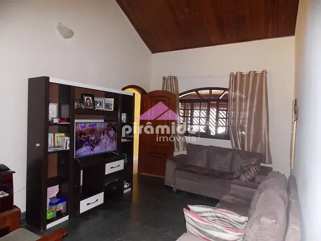 Casa com 125m² 2 quartos e 2 banheiros, à venda, no bairro Bosque dos Eucaliptos em São José dos Campos