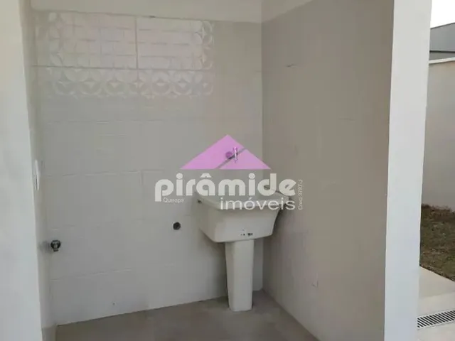 Casa com 250m² 3 quartos e 3 banheiros, à venda, no bairro Residencial Colinas em Caçapava