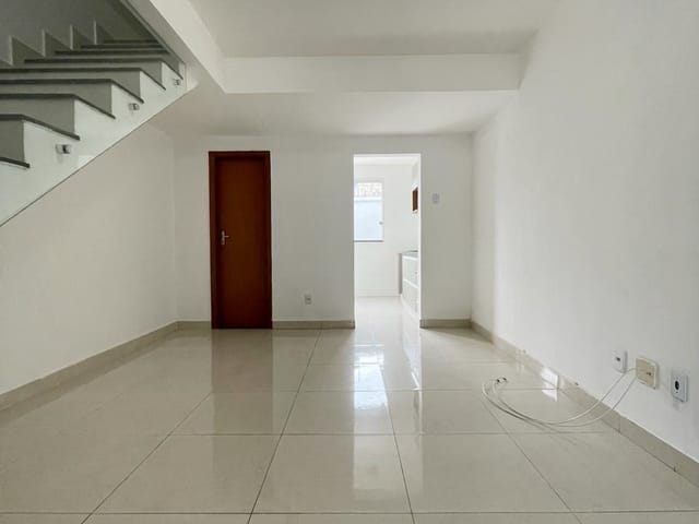 Foto do Casa - Casa geminada para locação com 2 quartos, armarios planejados e duas vagas cobertas, Jardim Leblon, Belo Horizonte, MG | Deltalar Imóveis