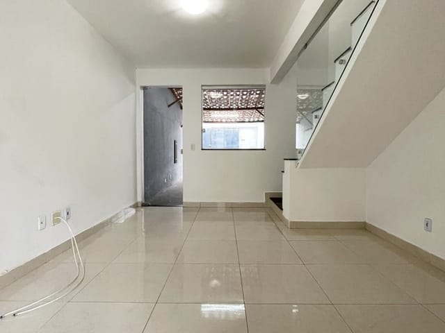 Foto do Casa - Casa geminada para locação com 2 quartos, armarios planejados e duas vagas cobertas, Jardim Leblon, Belo Horizonte, MG | Deltalar Imóveis