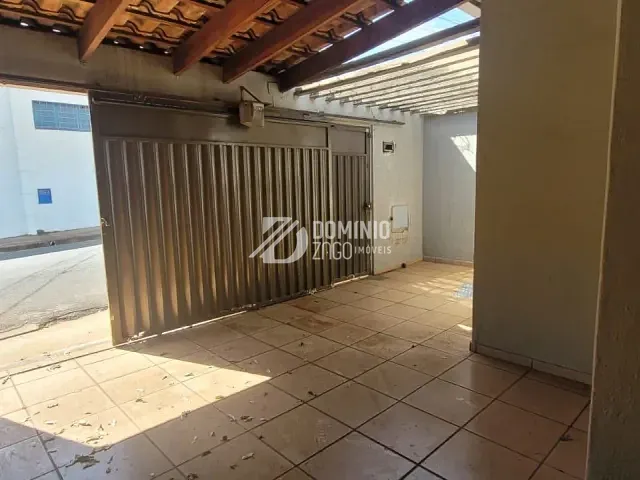 Casa 2 quartos e 1 banheiro, para alugar, no bairro Olinda em Uberaba