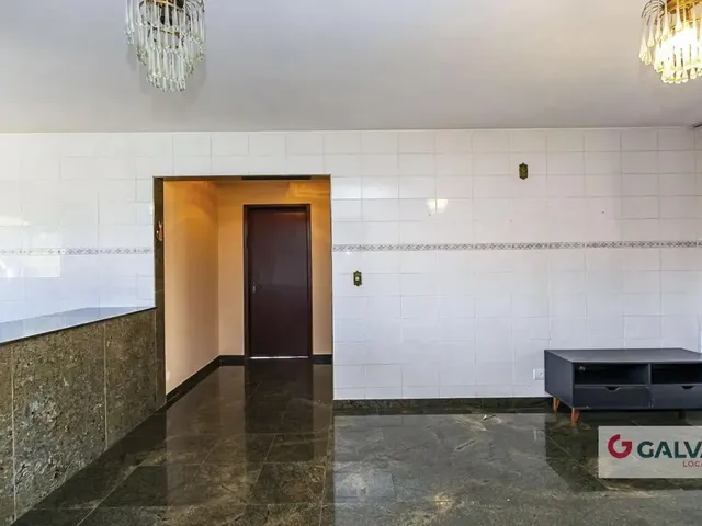 Casa 3 quartos e 1 banheiro, para alugar, no bairro Campo Comprido em Curitiba