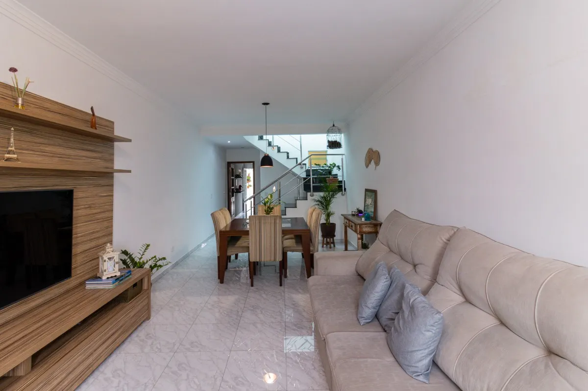 Casa para venda em Parque São Domingos com 3 quartos, sendo 1 suíte, 140m²
