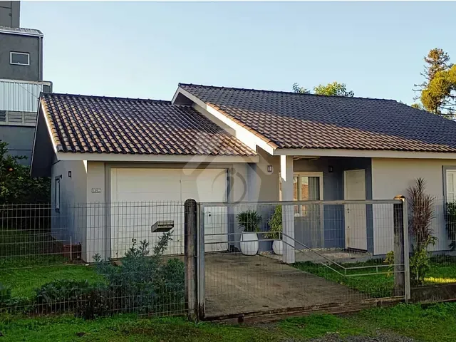Casa 2 quartos e 1 banheiro, à venda, no bairro Pinheiros em Estrela