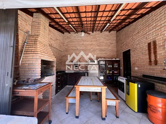 Casa com 180m² 2 quartos e 2 banheiros, à venda, no bairro Praia das Palmeiras em Caraguatatuba