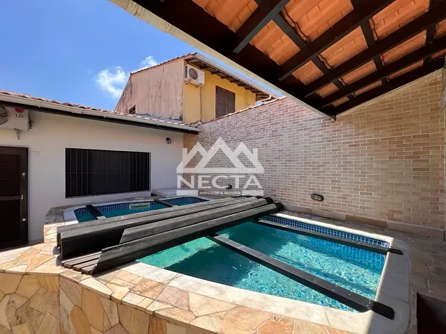 Casa com 180m² 2 quartos e 2 banheiros, à venda, no bairro Praia das Palmeiras em Caraguatatuba