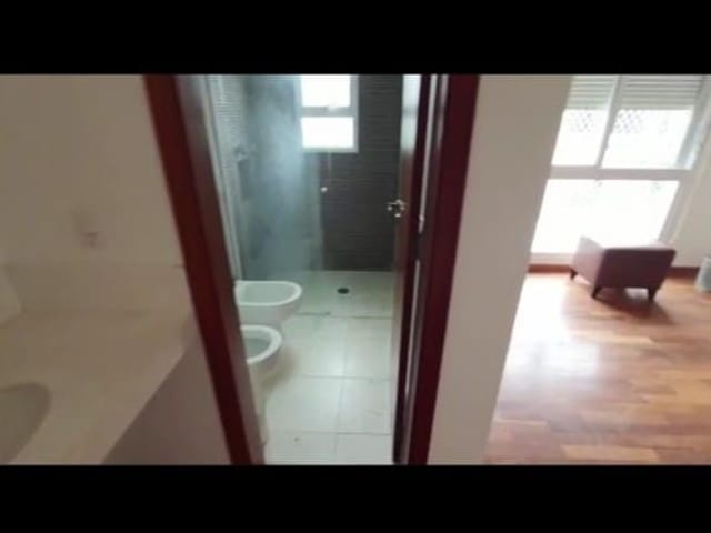 Casa com 500m² 3 quartos e 2 banheiros, à venda ou para alugar, no bairro Golf Park em Carapicuíba