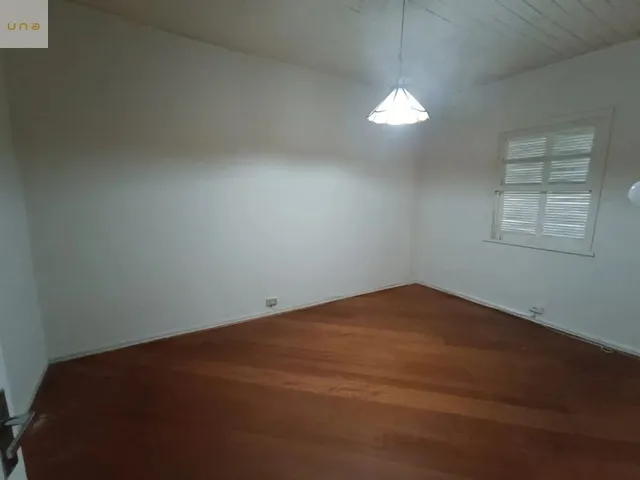 Casa 4 quartos e 1 banheiro, para alugar, no bairro Vila Izabel em Curitiba