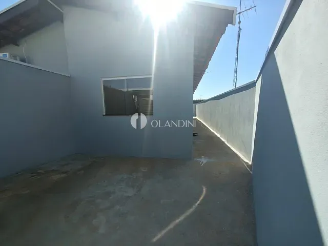 Casa 2 quartos e 1 banheiro, para alugar, no bairro Jardim Arrivabene em Artur Nogueira