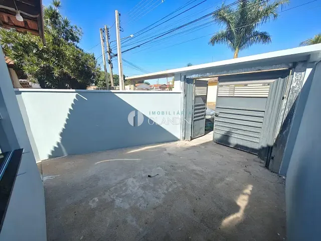 Casa 2 quartos e 1 banheiro, para alugar, no bairro Jardim Arrivabene em Artur Nogueira