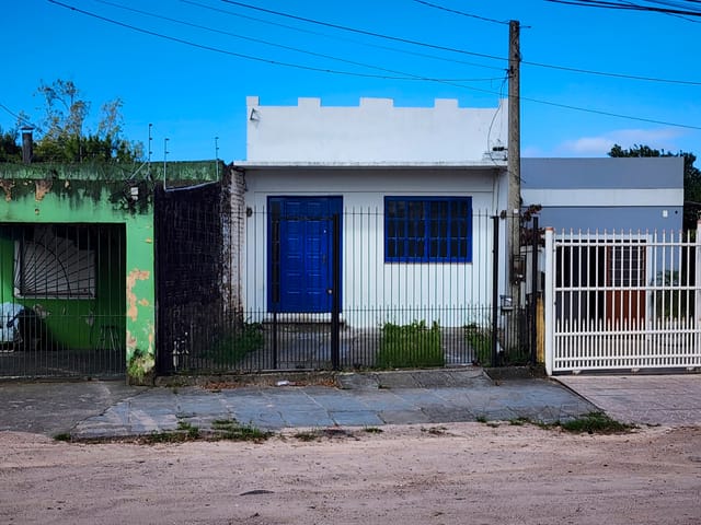 Casa com 150m² 2 quartos e 1 banheiro, à venda, no bairro Areal em Pelotas