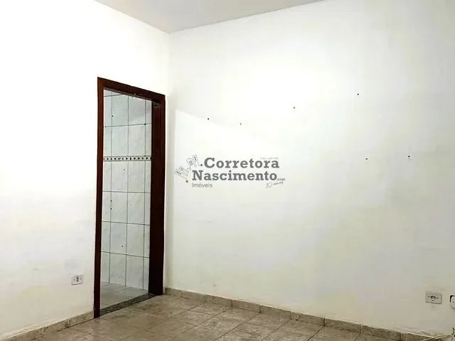 Casa com 175m² 2 quartos e 2 banheiros, à venda, no bairro Jardim Emília em Jacareí