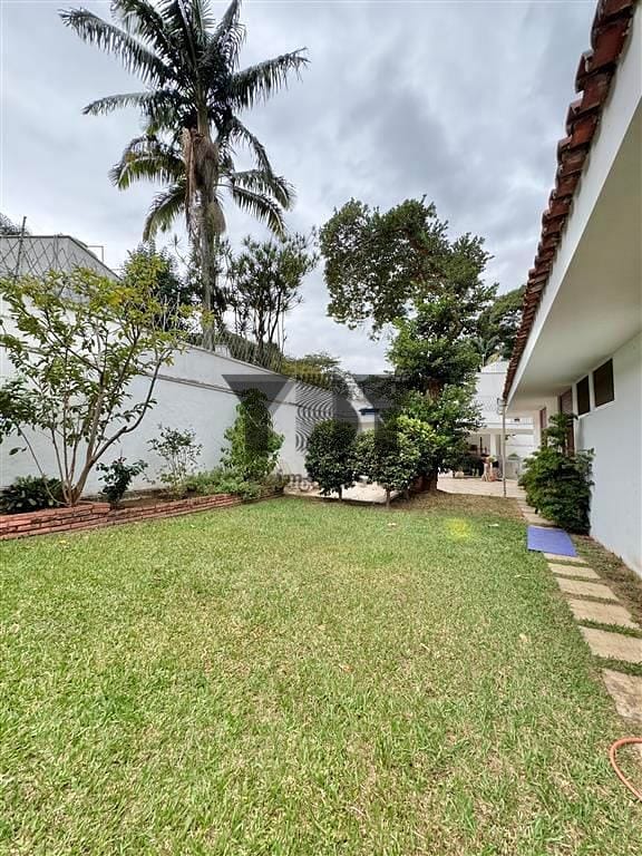 Casa à venda com 3 quartos, 230m² - Foto 8