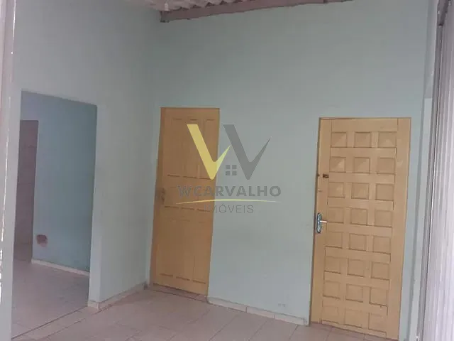 Casa 2 quartos e 1 banheiro, à venda, no bairro Vila Santa Isabel em Anápolis