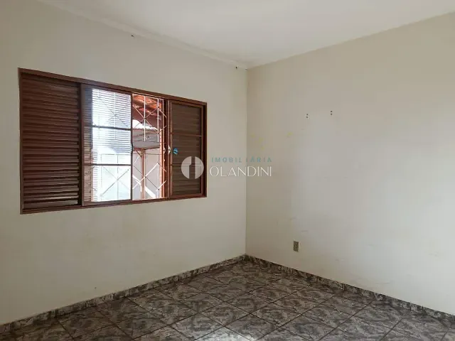 Casa com 300m² 2 quartos e 1 banheiro, para alugar, no bairro Parque das Paineiras em Artur Nogueira