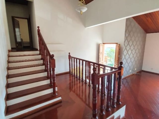 Casa com 973m² 4 quartos e 5 banheiros, à venda, no bairro Condomínio Nova São Paulo em Itapevi
