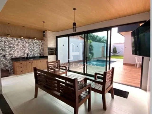 Casa com 437m² 3 quartos e 4 banheiros, à venda, no bairro Jardim Nova Era em Aparecida de Goiânia