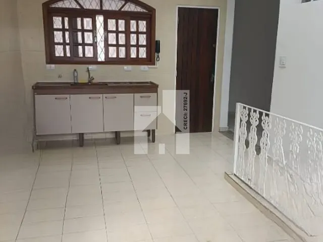 Casa com 214m² 3 quartos e 1 banheiro, para alugar, no bairro Jardim Pacaembu em Jundiaí
