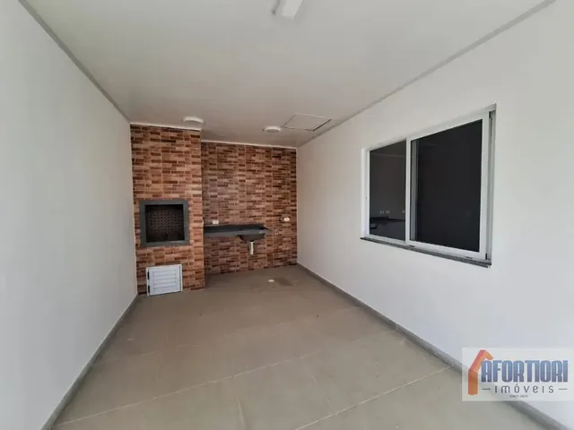 Casa 2 quartos e 1 banheiro, para alugar, no bairro Vista Alegre em Curitiba