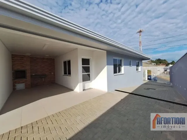 Casa 2 quartos e 1 banheiro, para alugar, no bairro Vista Alegre em Curitiba